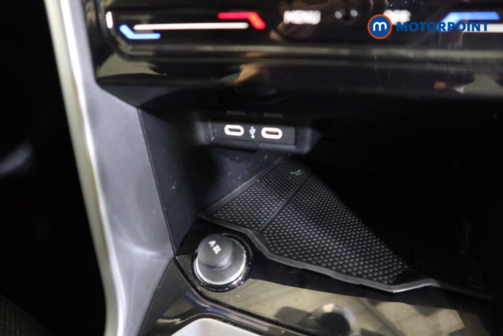 Volkswagen T-Roc Life Manual Petrol SUV - Stock Number (1616539) - 8th supplementary image