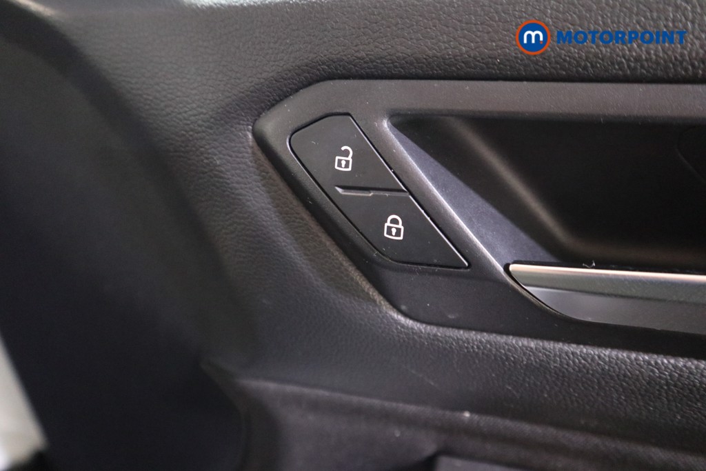 Volkswagen T-Roc Life Manual Petrol SUV - Stock Number (1616539) - 13th supplementary image