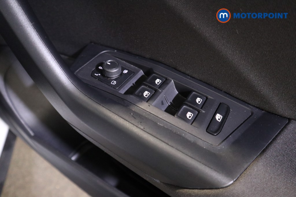 Volkswagen T-Roc Life Manual Petrol SUV - Stock Number (1616539) - 14th supplementary image