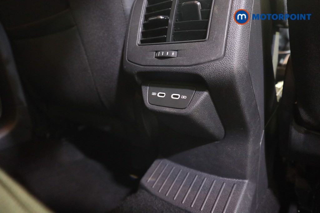 Volkswagen T-Roc Life Manual Petrol SUV - Stock Number (1616539) - 19th supplementary image