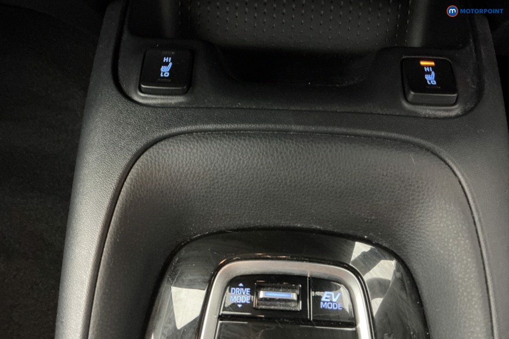 Toyota Corolla Design Automatic Petrol-Electric Hybrid Estate - Stock Number (1617333) - 21st supplementary image