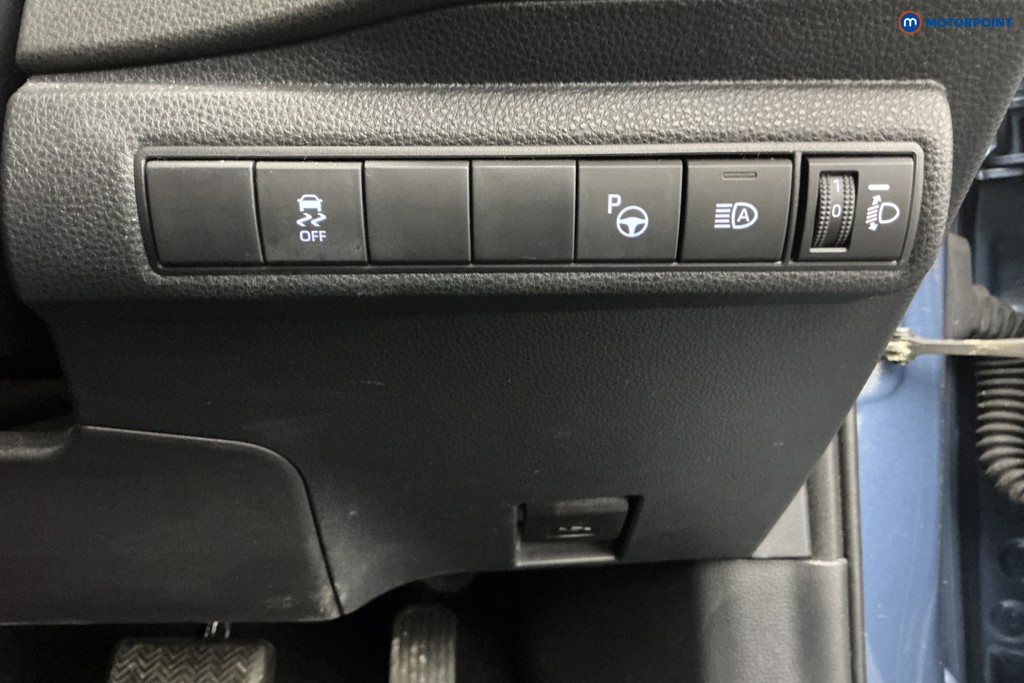 Toyota Corolla Design Automatic Petrol-Electric Hybrid Estate - Stock Number (1617333) - 26th supplementary image