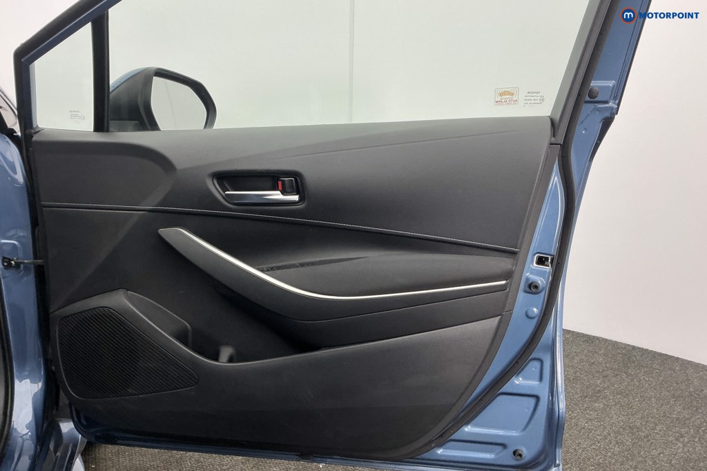 Toyota Corolla Design Automatic Petrol-Electric Hybrid Estate - Stock Number (1617333) - 27th supplementary image