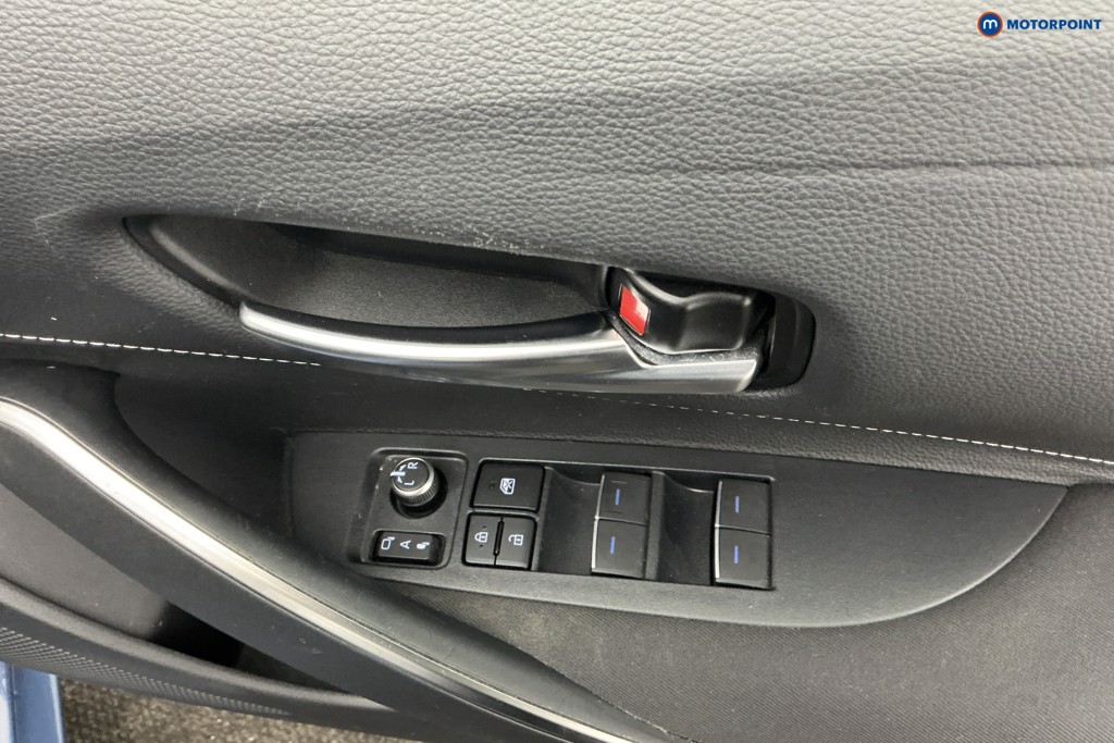 Toyota Corolla Design Automatic Petrol-Electric Hybrid Estate - Stock Number (1617333) - 28th supplementary image