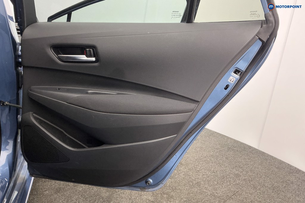 Toyota Corolla Design Automatic Petrol-Electric Hybrid Estate - Stock Number (1617333) - 29th supplementary image
