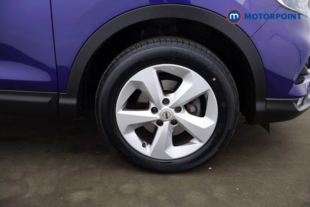 Nissan Qashqai Acenta Premium Manual Petrol SUV - Stock Number (1618988) - 1st supplementary image