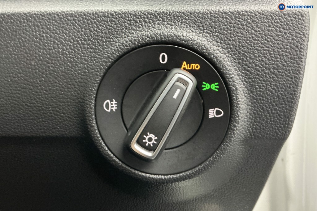 Volkswagen T-Roc Design Manual Diesel SUV - Stock Number (1619298) - 25th supplementary image