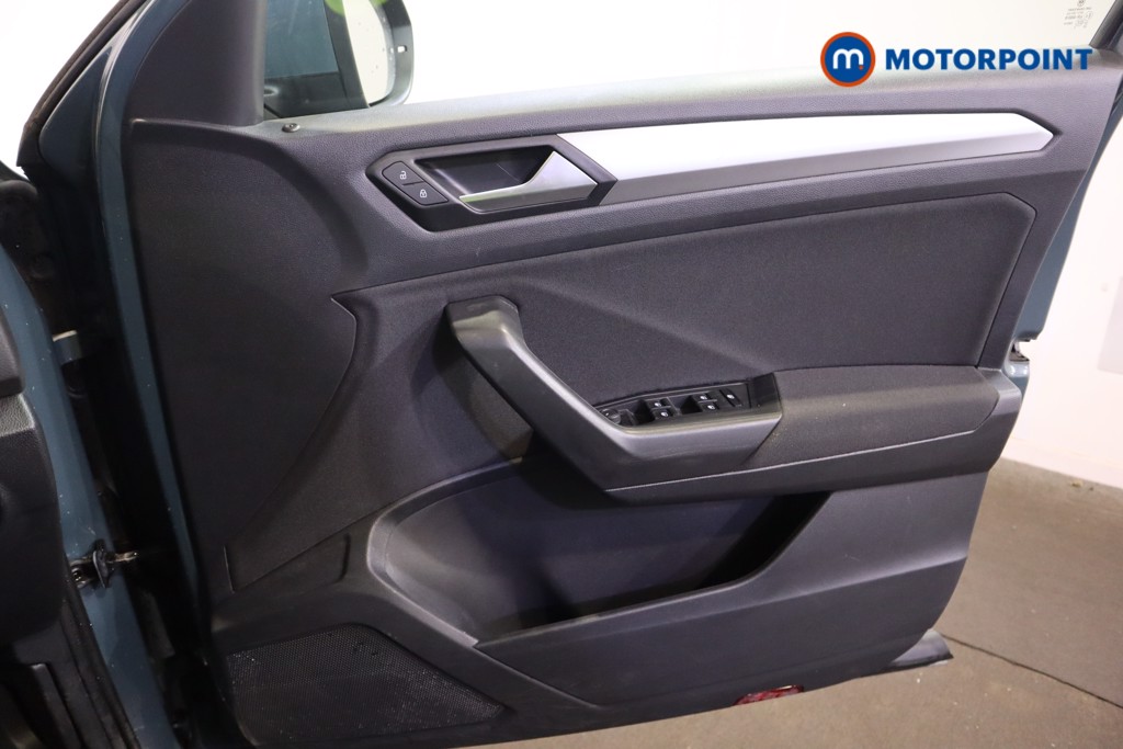 Volkswagen T-Roc Life Manual Petrol SUV - Stock Number (1619353) - 12th supplementary image