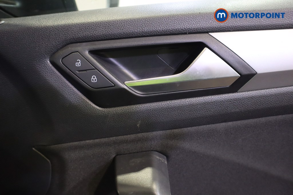 Volkswagen T-Roc Life Manual Petrol SUV - Stock Number (1619353) - 13th supplementary image