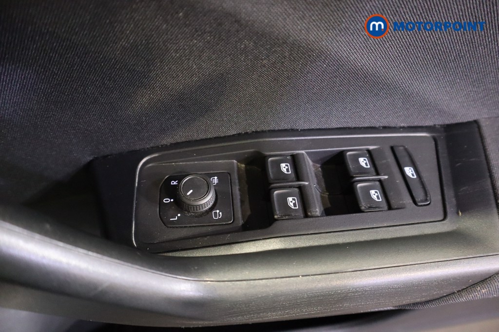 Volkswagen T-Roc Life Manual Petrol SUV - Stock Number (1619353) - 14th supplementary image