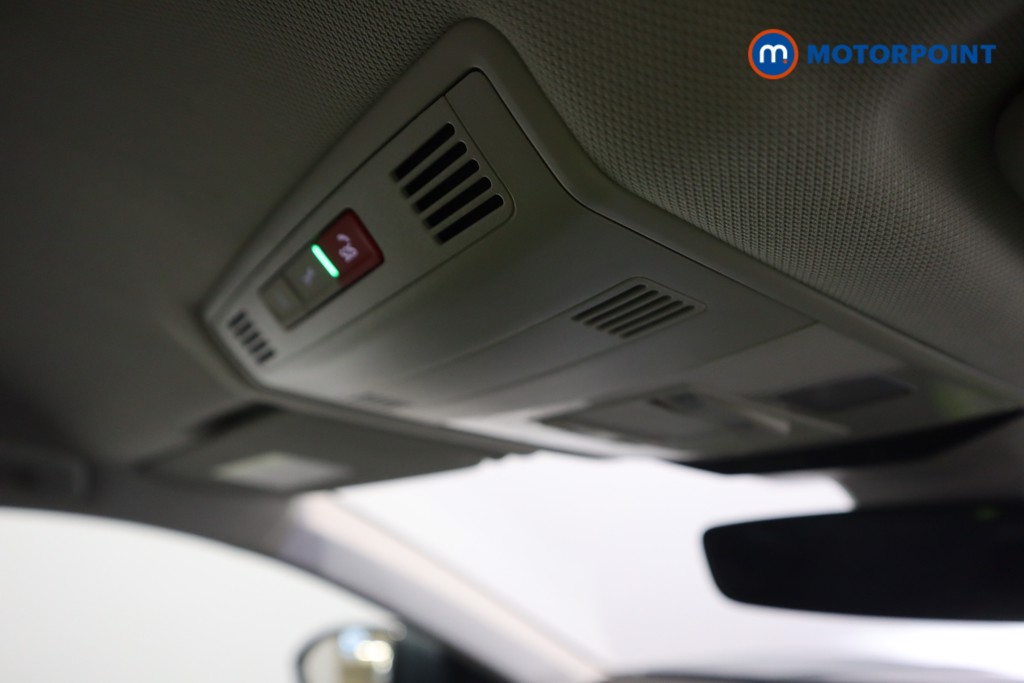 Volkswagen T-Roc Life Manual Petrol SUV - Stock Number (1619353) - 15th supplementary image