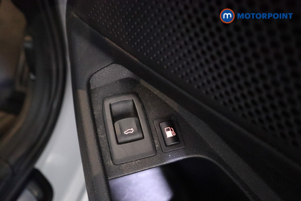 BMW 3 Series M Sport Automatic Petrol Plug-In Hybrid Estate - Stock Number (1619630) - 13th supplementary image