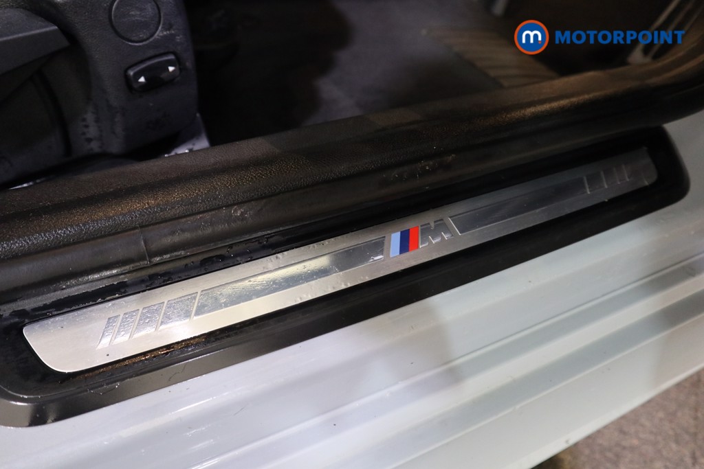 BMW 3 Series M Sport Automatic Petrol Plug-In Hybrid Estate - Stock Number (1619630) - 16th supplementary image