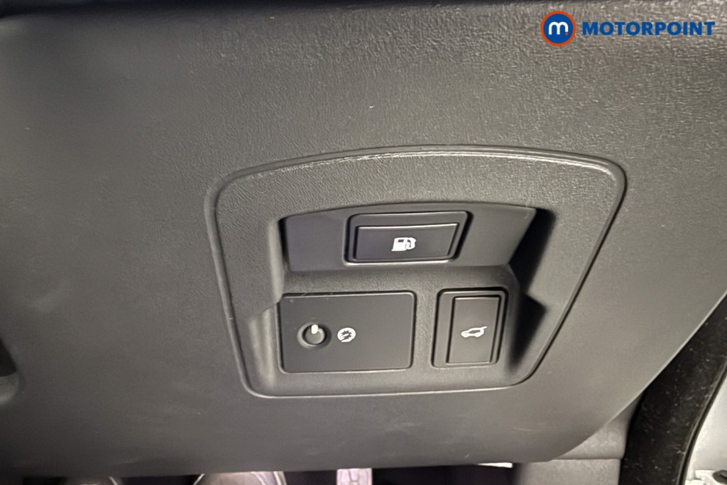 Land Rover Range Rover Velar SE Automatic Petrol Plug-In Hybrid SUV - Stock Number (1619672) - 8th supplementary image