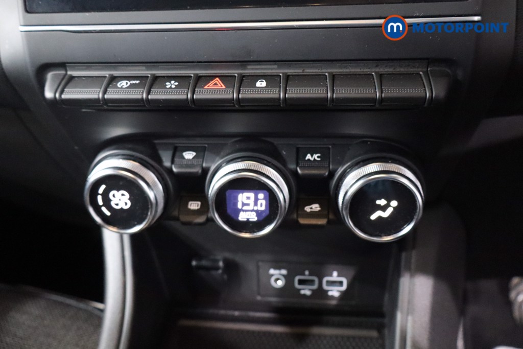 Renault Captur Techno Manual Petrol SUV - Stock Number (1619978) - 18th supplementary image