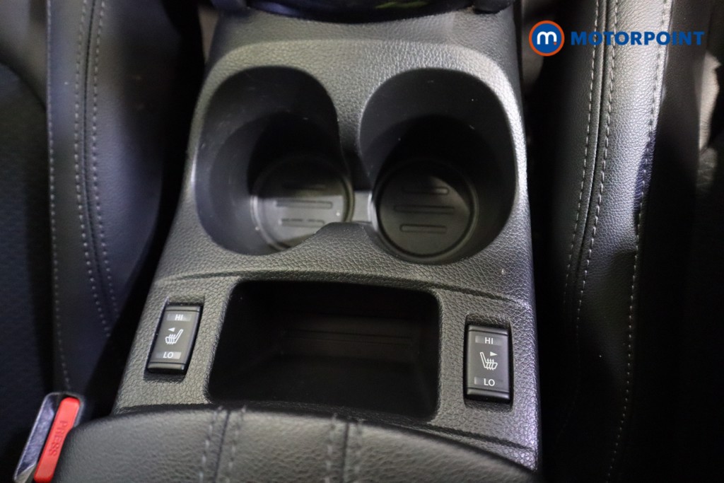 Nissan Qashqai Tekna Manual Diesel SUV - Stock Number (1621044) - 7th supplementary image