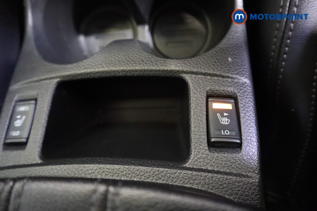 Nissan Qashqai Tekna Manual Diesel SUV - Stock Number (1621044) - 8th supplementary image