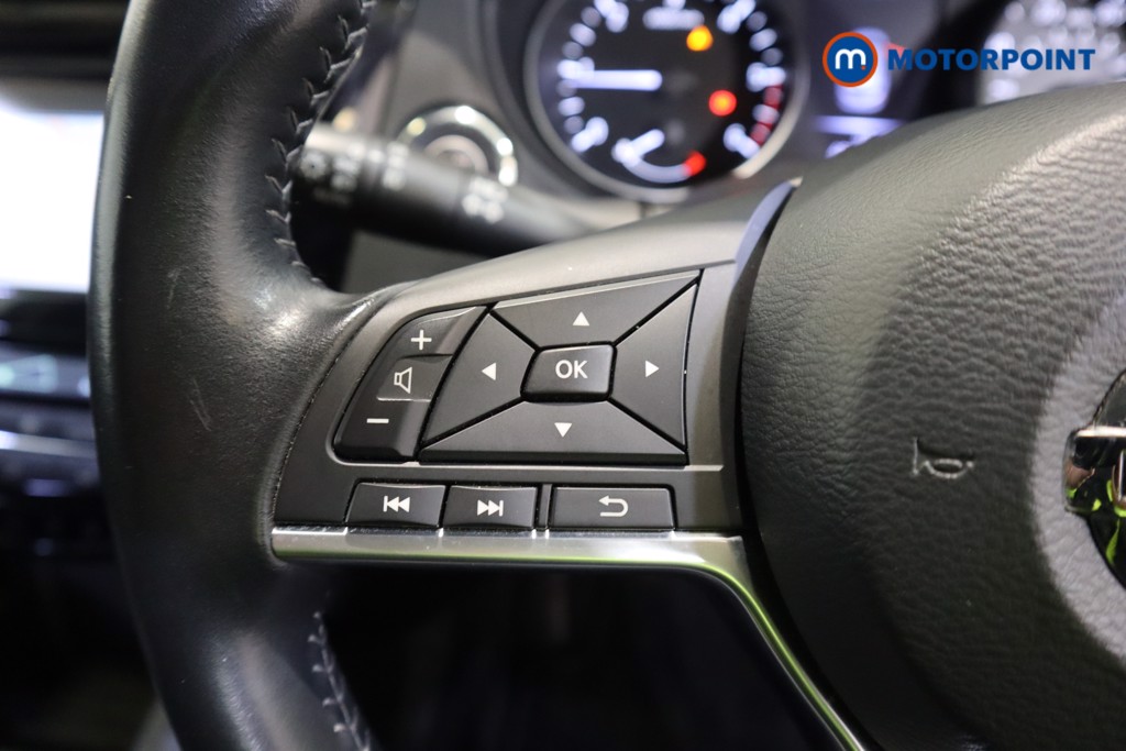 Nissan Qashqai Tekna Manual Diesel SUV - Stock Number (1621044) - 10th supplementary image