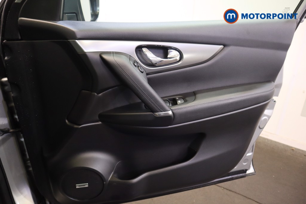 Nissan Qashqai Tekna Manual Diesel SUV - Stock Number (1621044) - 15th supplementary image