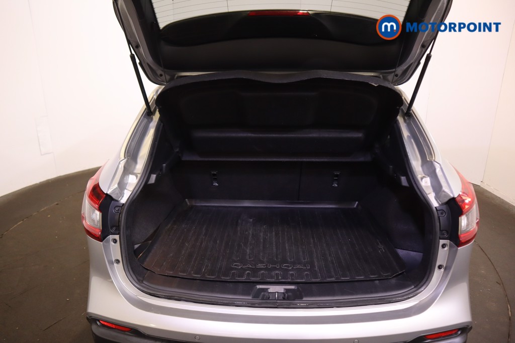 Nissan Qashqai Tekna Manual Diesel SUV - Stock Number (1621044) - 22nd supplementary image