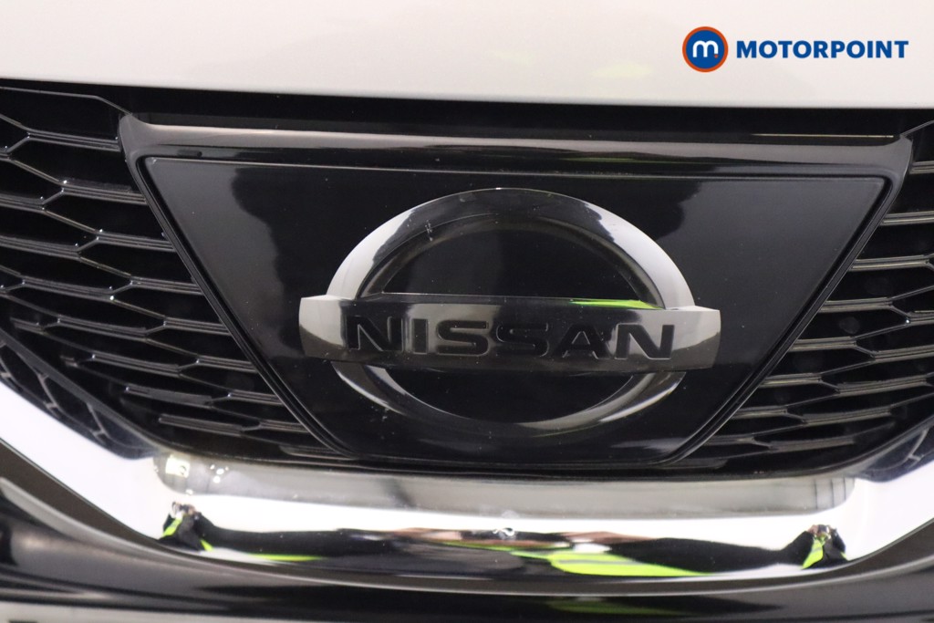 Nissan Qashqai Tekna Manual Diesel SUV - Stock Number (1621044) - 33rd supplementary image