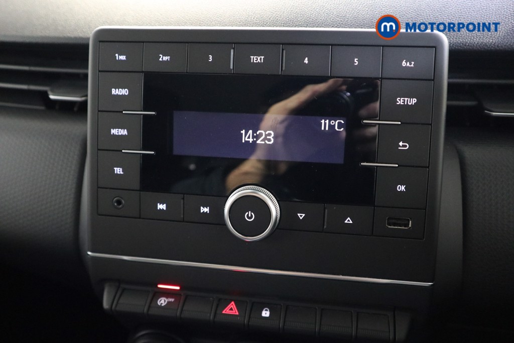 Renault Clio Play Manual Petrol Hatchback - Stock Number (1621089) - 6th supplementary image