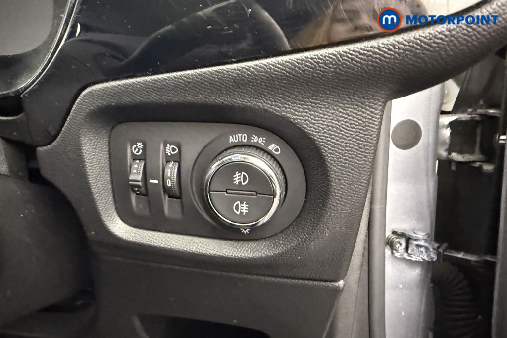 Vauxhall Corsa Elite Edition Manual Petrol Hatchback - Stock Number (1621678) - 8th supplementary image