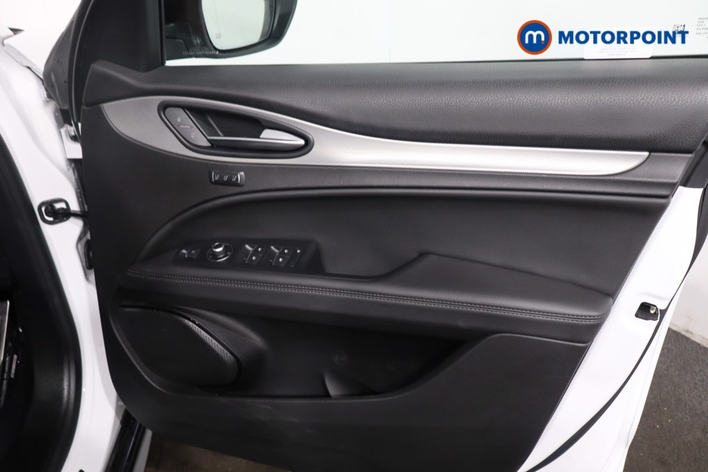 Alfa Romeo Stelvio Veloce Automatic Petrol SUV - Stock Number (1621838) - 28th supplementary image