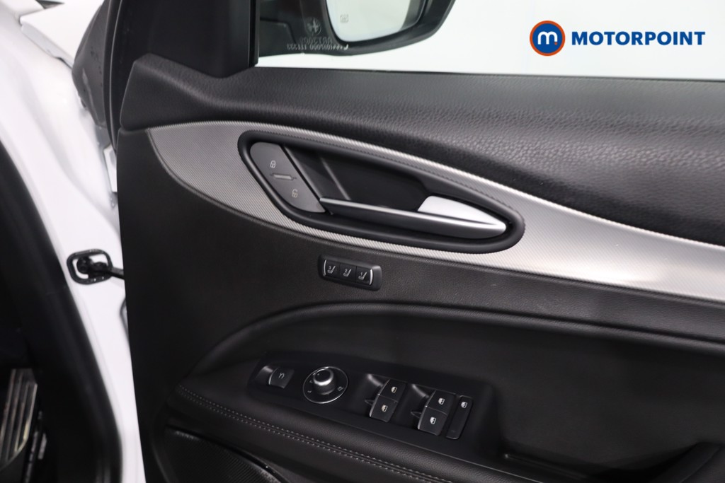 Alfa Romeo Stelvio Veloce Automatic Petrol SUV - Stock Number (1621838) - 29th supplementary image
