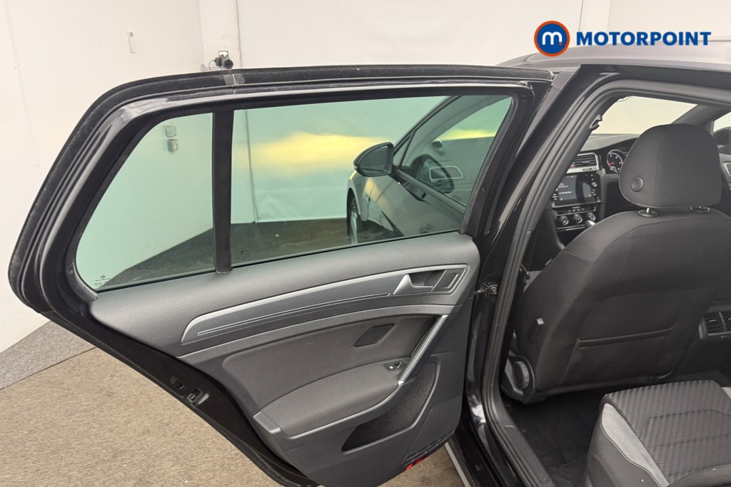 Volkswagen Golf R-Line Automatic Diesel Hatchback - Stock Number (1622098) - 6th supplementary image