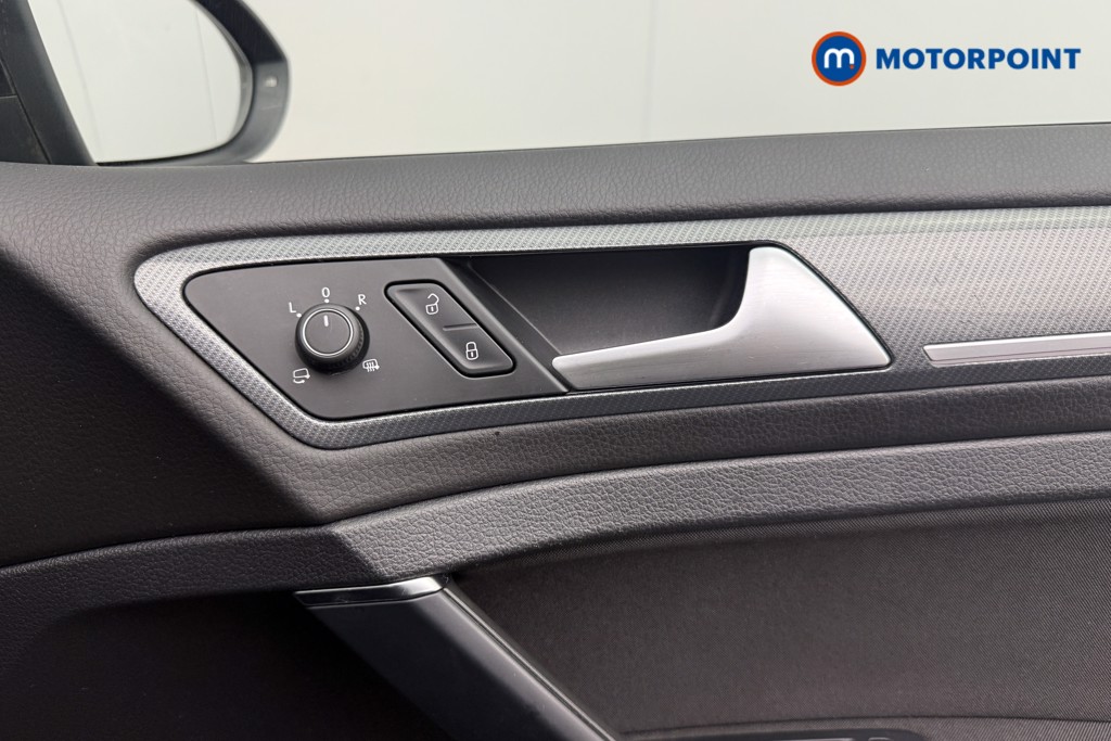 Volkswagen Golf R-Line Automatic Diesel Hatchback - Stock Number (1622098) - 28th supplementary image