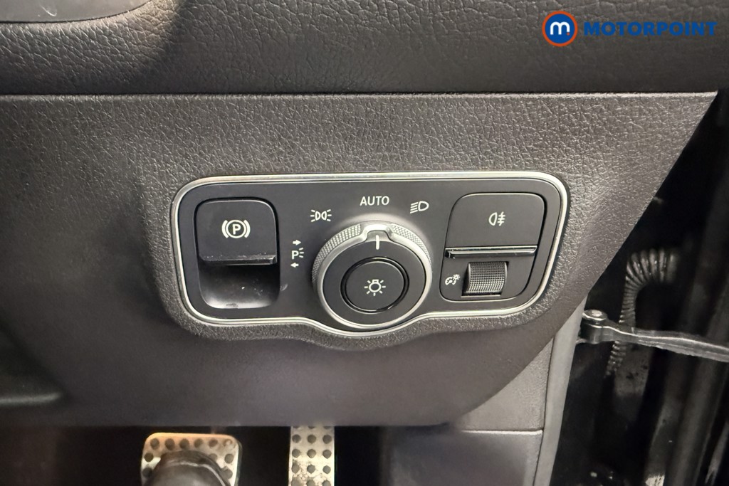 Mercedes-Benz GLB Amg Line Automatic Diesel SUV - Stock Number (1622510) - 9th supplementary image