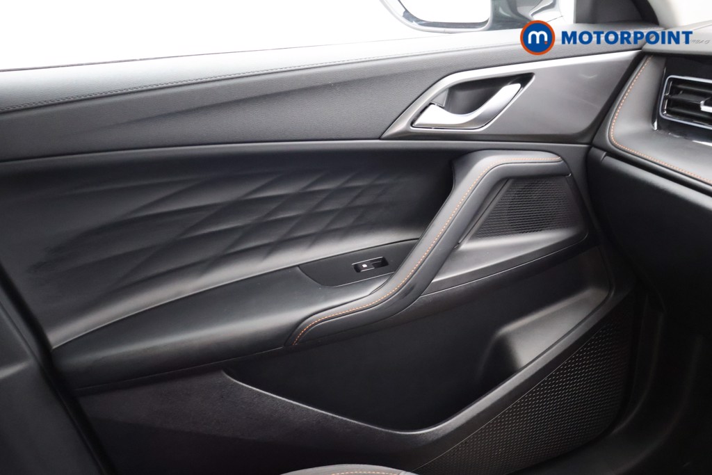 Mg Motor Uk HS SE Automatic Petrol-Electric Hybrid SUV - Stock Number (1623021) - 10th supplementary image