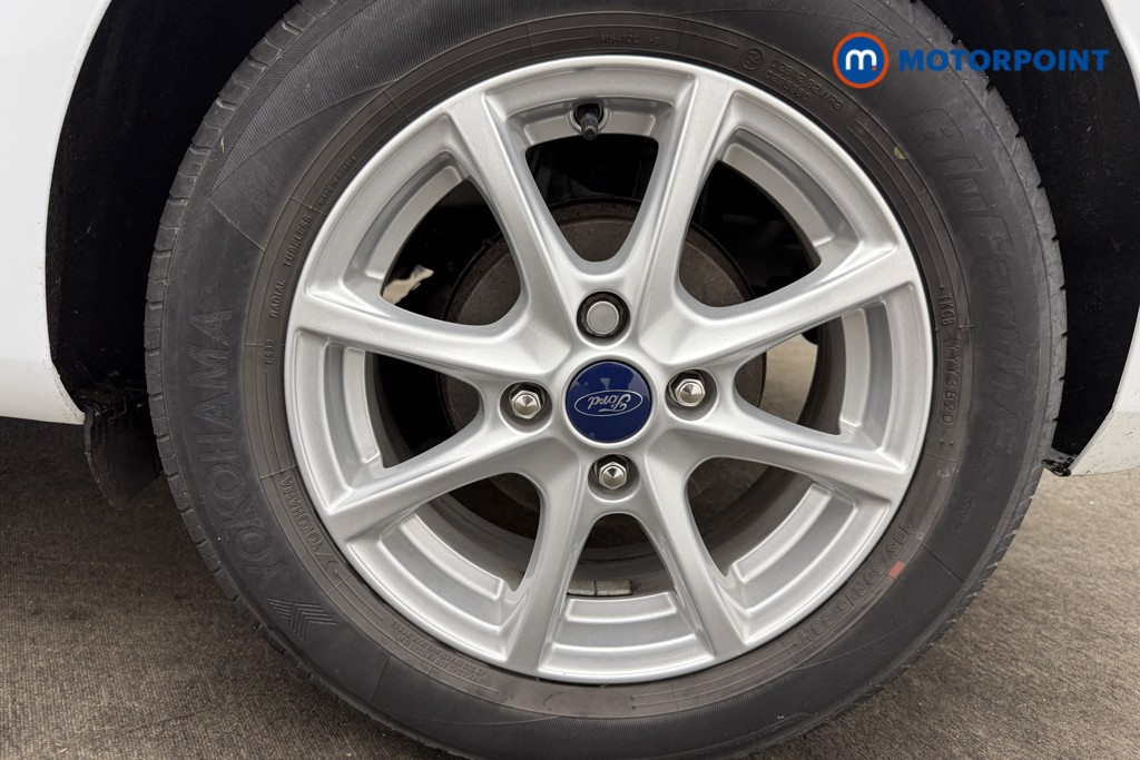 Ford Fiesta Zetec Manual Petrol Hatchback - Stock Number (1625078) - 2nd supplementary image