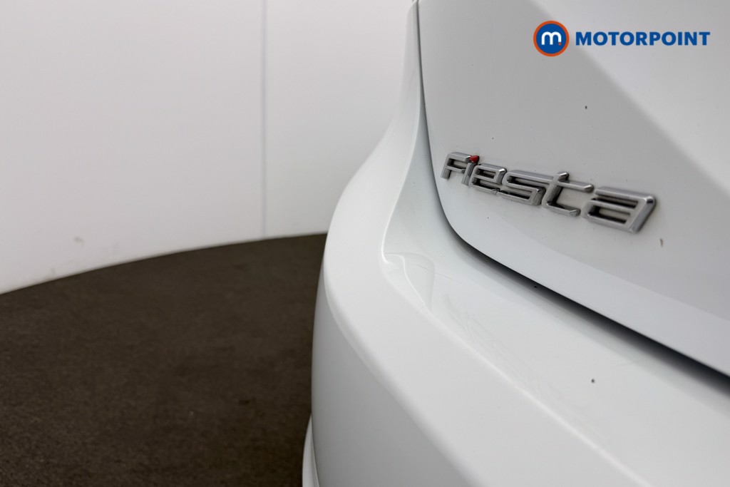 Ford Fiesta Zetec Manual Petrol Hatchback - Stock Number (1625078) - 14th supplementary image