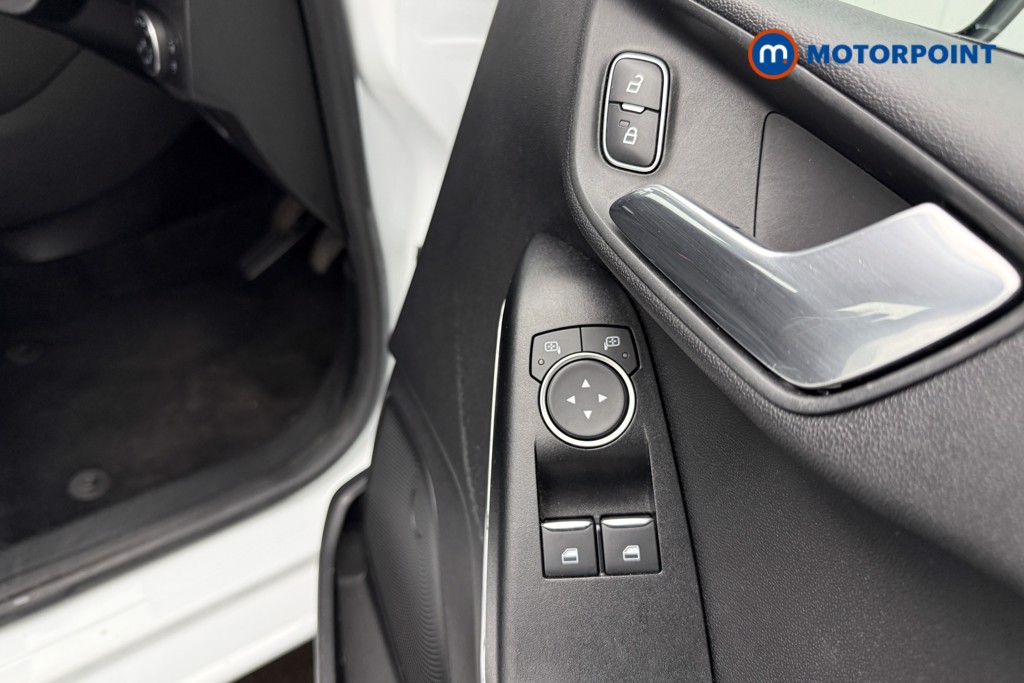 Ford Fiesta Zetec Manual Petrol Hatchback - Stock Number (1625078) - 17th supplementary image