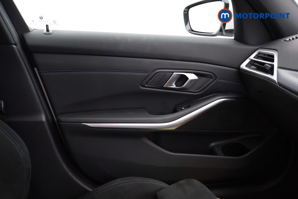BMW 3 Series M Sport Automatic Petrol Plug-In Hybrid Saloon - Stock Number (1625519) - 19th supplementary image