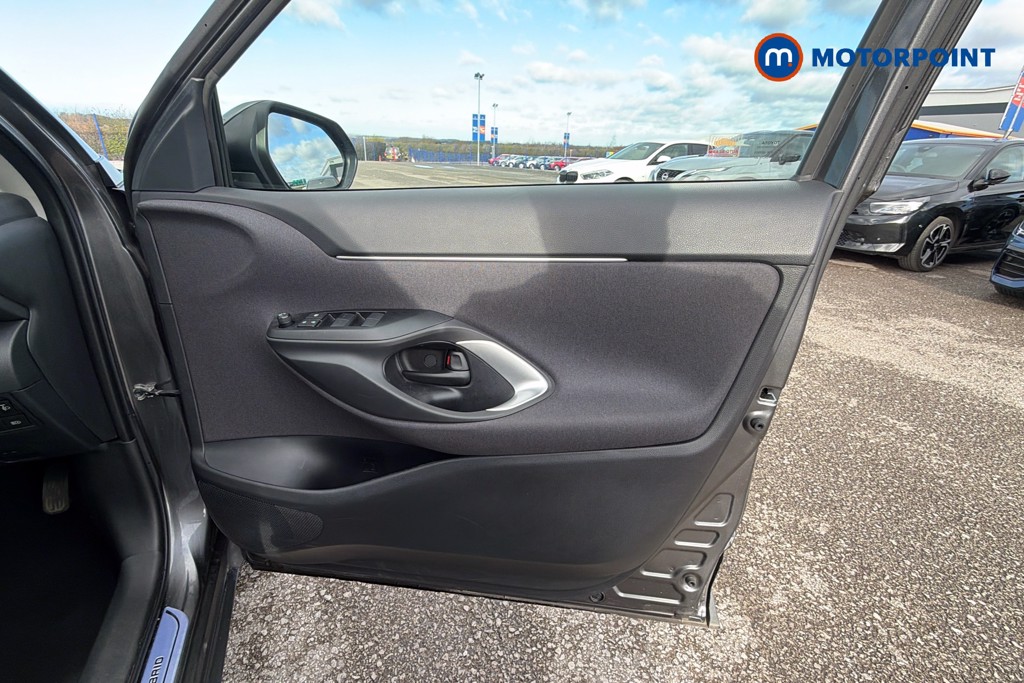 Toyota Yaris Cross Icon Automatic Petrol-Electric Hybrid Estate - Stock Number (1625745) - 19th supplementary image