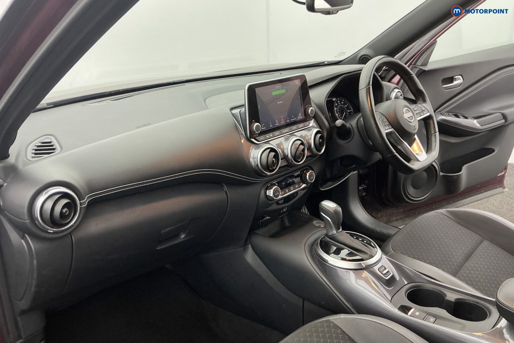 Nissan Juke N-Connecta Automatic Petrol SUV - Stock Number (1615227) - 10th supplementary image