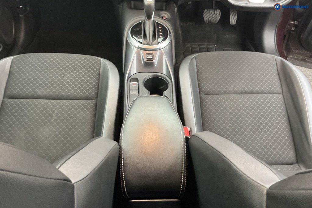 Nissan Juke N-Connecta Automatic Petrol SUV - Stock Number (1615227) - 12th supplementary image