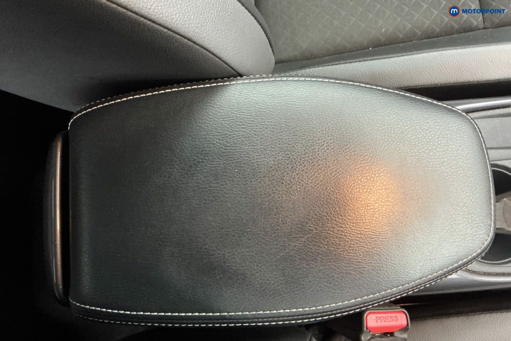 Nissan Juke N-Connecta Automatic Petrol SUV - Stock Number (1615227) - 17th supplementary image