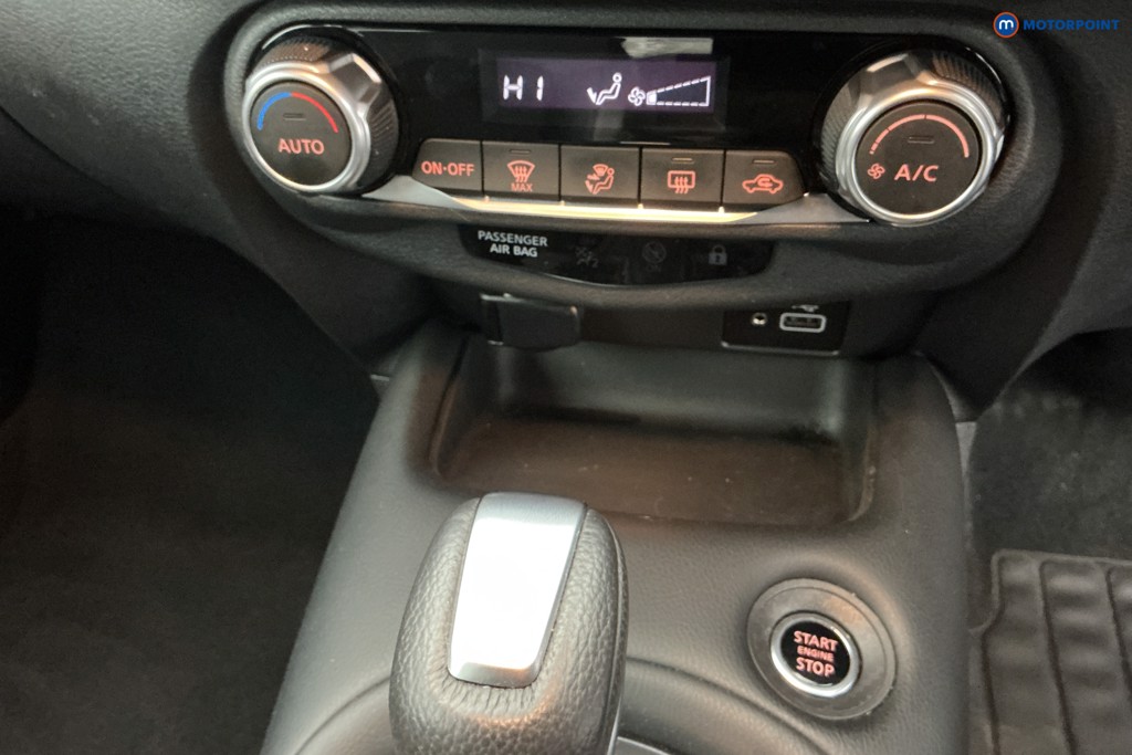 Nissan Juke N-Connecta Automatic Petrol SUV - Stock Number (1615227) - 20th supplementary image