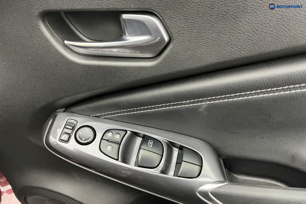 Nissan Juke N-Connecta Automatic Petrol SUV - Stock Number (1615227) - 28th supplementary image