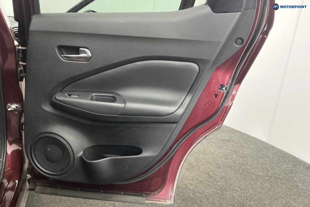 Nissan Juke N-Connecta Automatic Petrol SUV - Stock Number (1615227) - 29th supplementary image