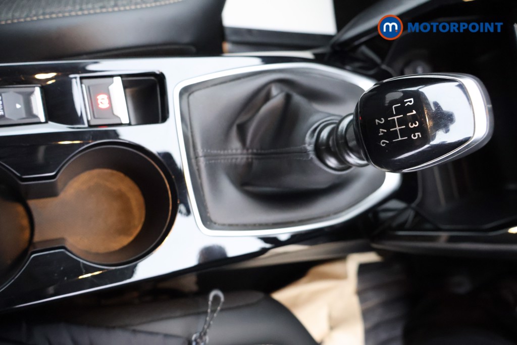 Peugeot 208 Allure Manual Petrol Hatchback - Stock Number (1616052) - 8th supplementary image