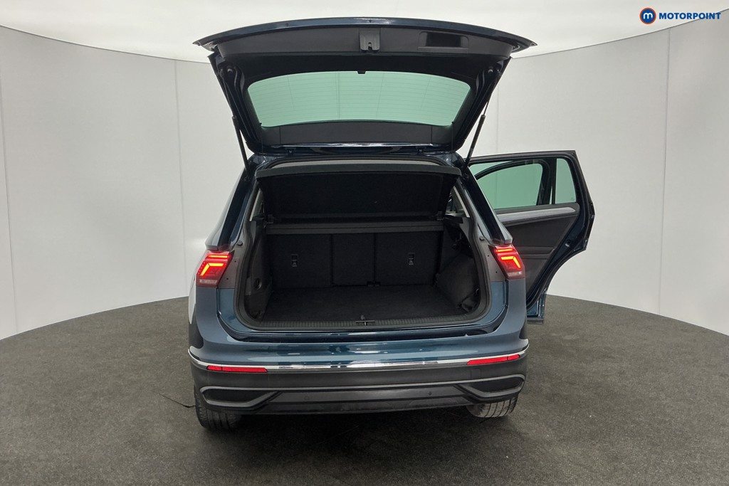 Volkswagen Tiguan Life Automatic Petrol Plug-In Hybrid SUV - Stock Number (1618637) - 4th supplementary image