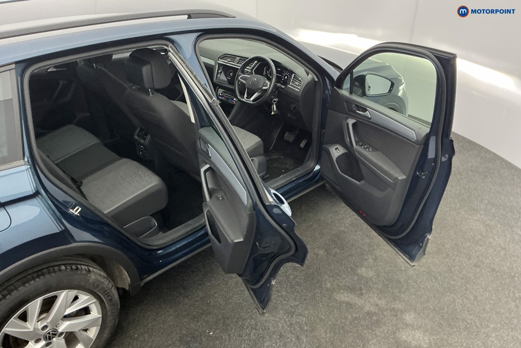 Volkswagen Tiguan Life Automatic Petrol Plug-In Hybrid SUV - Stock Number (1618637) - 5th supplementary image