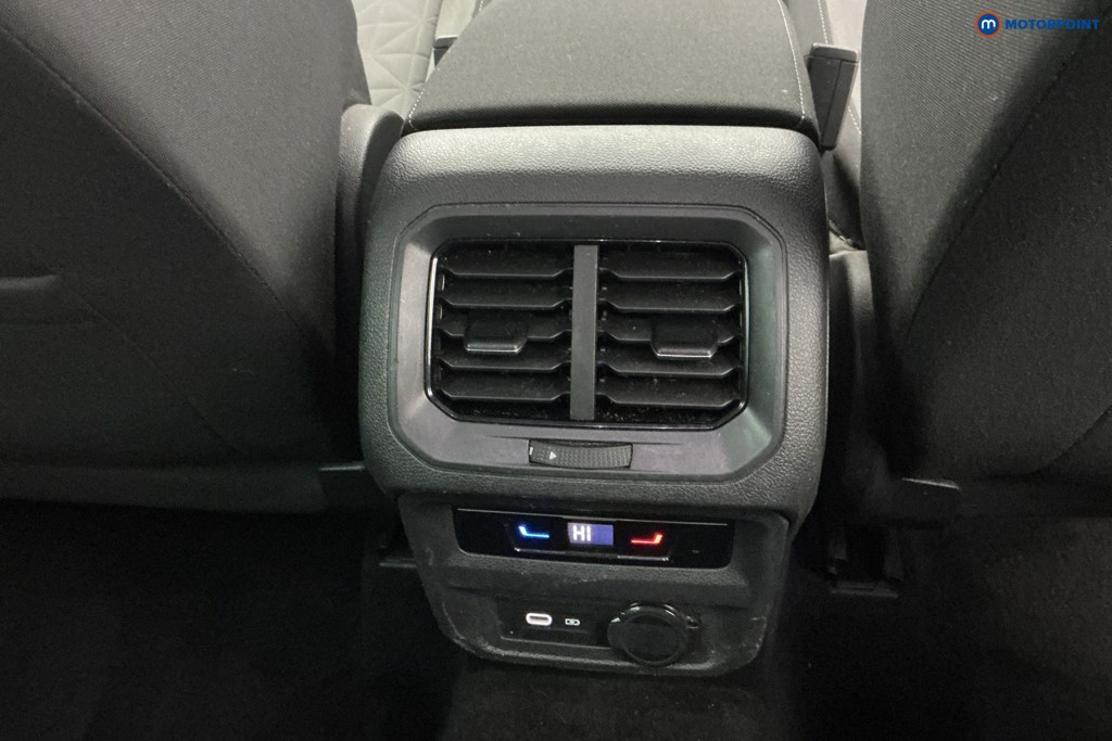 Volkswagen Tiguan Life Automatic Petrol Plug-In Hybrid SUV - Stock Number (1618637) - 15th supplementary image