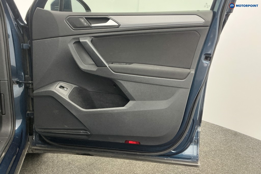 Volkswagen Tiguan Life Automatic Petrol Plug-In Hybrid SUV - Stock Number (1618637) - 27th supplementary image