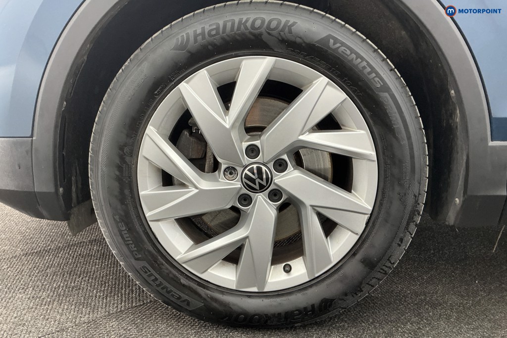 Volkswagen Tiguan Life Automatic Petrol Plug-In Hybrid SUV - Stock Number (1618637) - 36th supplementary image